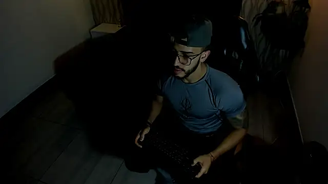 Snapshot of Liam_Kleiin chatting on 25, 3, 2026 Liam Kleiin online show from 25, 3, 2026