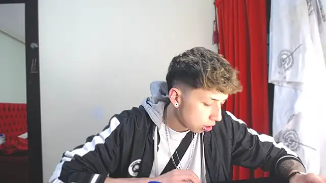  Thomas hot  online show from 8, 1, 2025