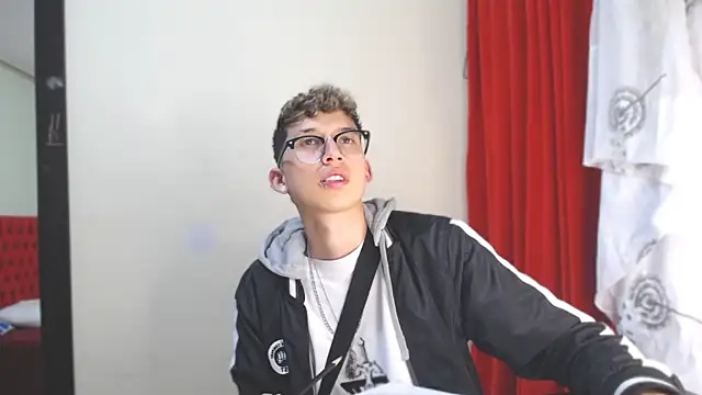  Thomas hot  online show from 8, 1, 2025