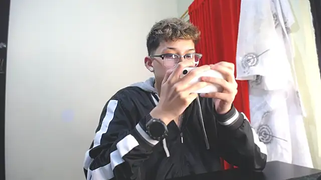  Thomas hot  online show from 12, 1, 2025