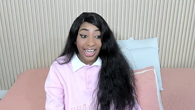 Snapshot of charlottebrowns_ chatting on 22, 11, 2025 charlottebrowns online show from 22, 11, 2025