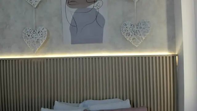 Snapshot of charlottebrowns_ chatting on 25, 11, 2025 charlottebrowns online show from 25, 11, 2025