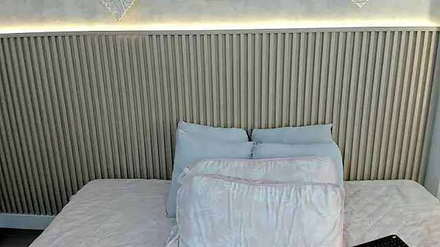 Snapshot of charlottebrowns_ chatting on 14, 2, 2026 charlottebrowns online show from 14, 2, 2026