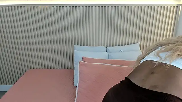 Snapshot of charlottebrowns_ chatting on 19, 2, 2026 charlottebrowns online show from 19, 2, 2026