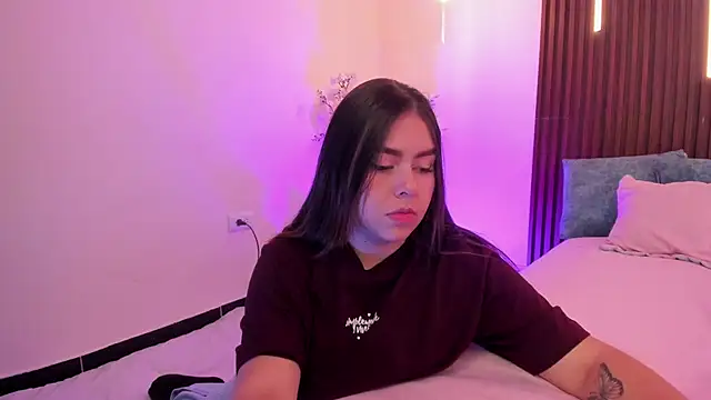 ArianaBaker online show from 9, 2, 2026