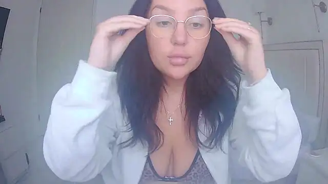 Snapshot of magical_mia chatting on 21, 4, 2026 magical mia online show from 21, 4, 2026