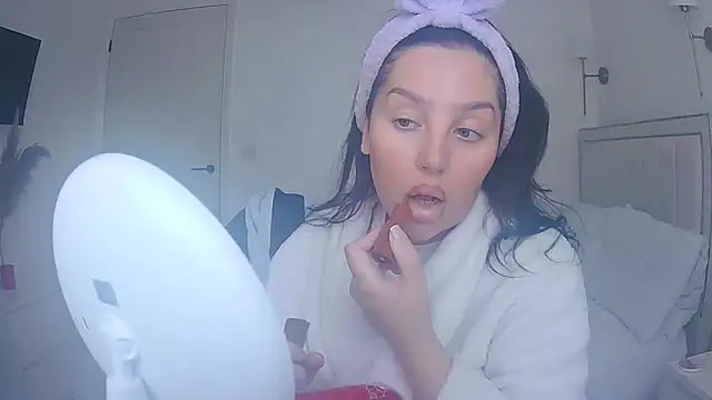 Snapshot of magical_mia chatting on 12, 5, 2026 magical mia online show from 12, 5, 2026