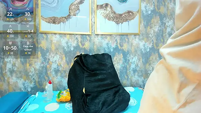 Snapshot of MonicaSchwartz chatting on 8, 11, 2025 MonicaSchwartz online show from 8, 11, 2025