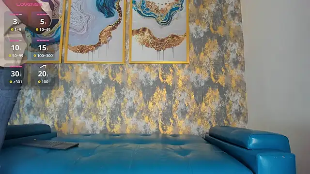 Snapshot of MonicaSchwartz chatting on 17, 12, 2025 MonicaSchwartz online show from 17, 12, 2025