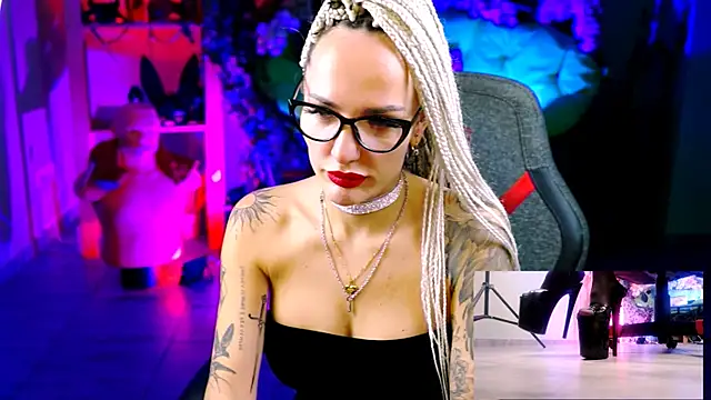 MonicaMaxwel online show from 15, 11, 2025