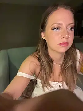 molly witha chance online show from 13, 4, 2026