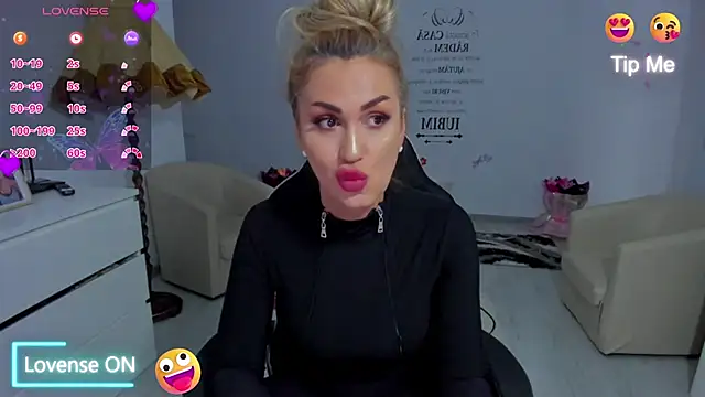 GlossyDiamondX online show from 28, 3, 2026