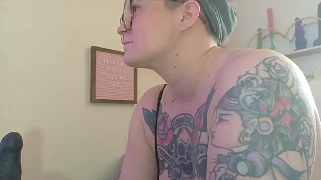 quinnmariexo online show from 10, 3, 2026