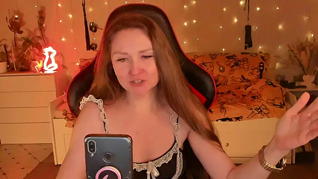 desperatehousewife   online show from 8, 11, 2025