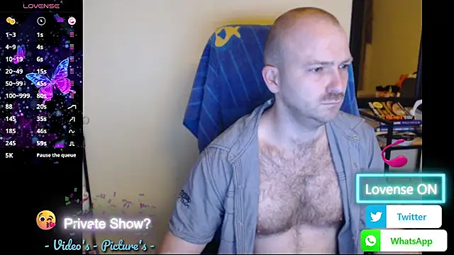 Snapshot of RealManHaveHairy chatting on 17, 4, 2026 RealManHaveHairy online show from 17, 4, 2026