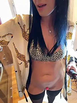 Hotmomcheckk  online show from 4, 11, 2025