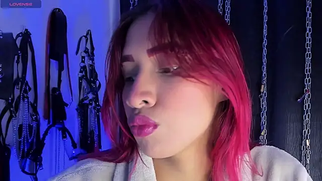 Snapshot of charrlotte_quinn chatting on 19, 6, 2026 charrlotte quinn online show from 19, 6, 2026