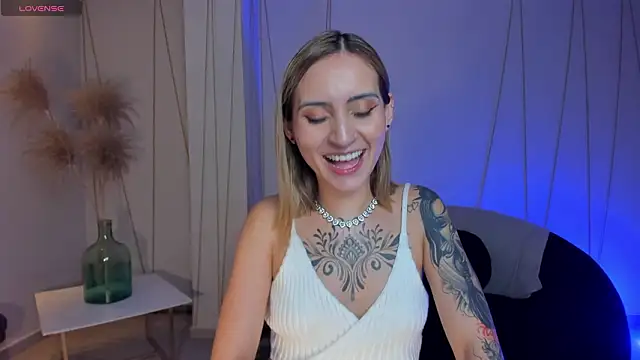 Snapshot of MollySundersX chatting on 26, 2, 2026 MollySundersX online show from 26, 2, 2026