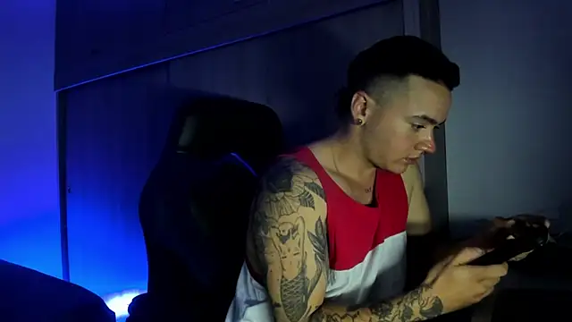 Snapshot of male_pussy chatting on 5, 12, 2025 male pussy online show from 5, 12, 2025