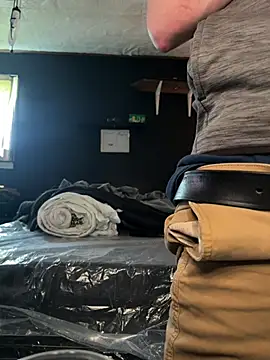 Tall ItalianGuy online show from 11, 7, 2026
