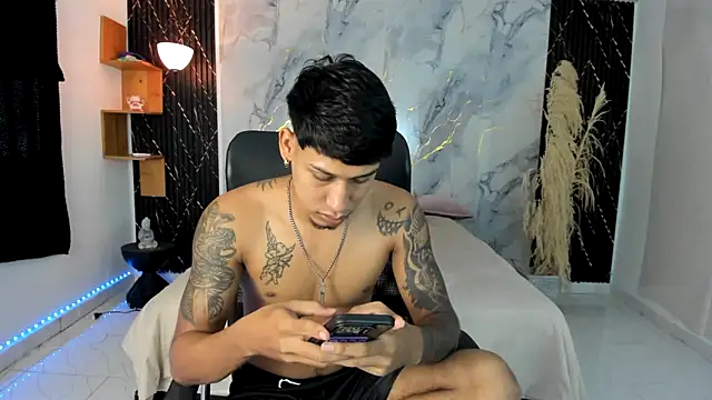 Snapshot of slim_master12 chatting on 21, 4, 2026 slim master12 online show from 21, 4, 2026