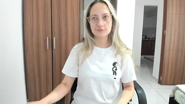 Adele johnsonn1 online show from 11, 9, 2025