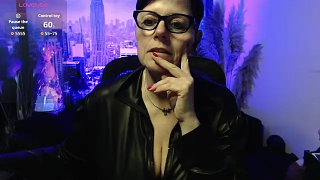 Snapshot of ninarandmann chatting on 4, 5, 2026 ninarandmann online show from 4, 5, 2026