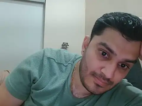 Snapshot of robintoit chatting on 24, 5, 2026 robintoit online show from 24, 5, 2026