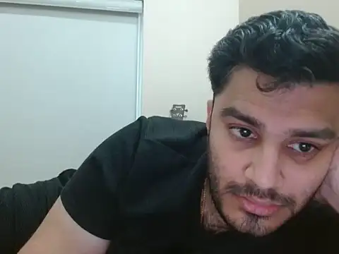 Snapshot of robintoit chatting on 7, 6, 2026 robintoit online show from 7, 6, 2026