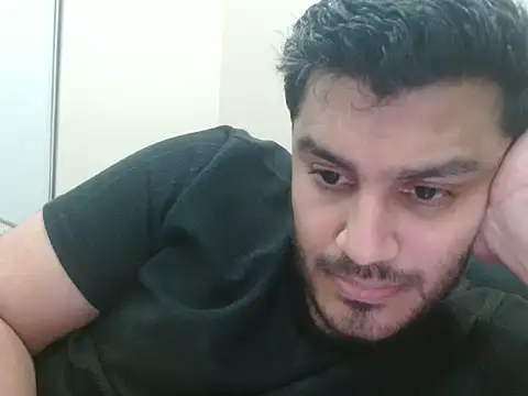 Snapshot of robintoit chatting on 27, 6, 2026 robintoit online show from 27, 6, 2026