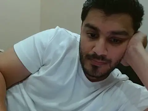 Snapshot of robintoit chatting on 2, 7, 2026 robintoit online show from 2, 7, 2026