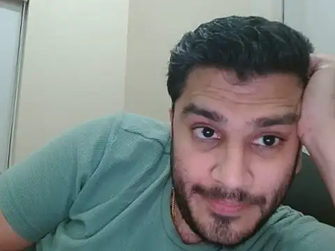 Snapshot of robintoit chatting on 6, 7, 2026 robintoit online show from 6, 7, 2026