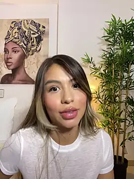  laura 02 online show from 26, 1, 2025