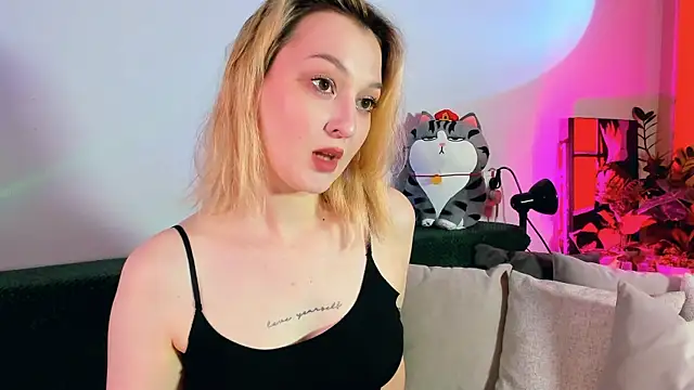 Snapshot of CrystalRey chatting on 30, 5, 2026 CrystalRey online show from 30, 5, 2026