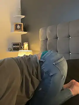 Snapshot of blondebitch2 chatting on 22, 1, 2025 blondebitch2 online show from 22, 1, 2025