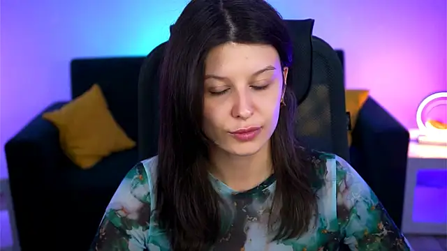 Snapshot of NicoleMun chatting on 4, 3, 2025 NicoleMun online show from 4, 3, 2025