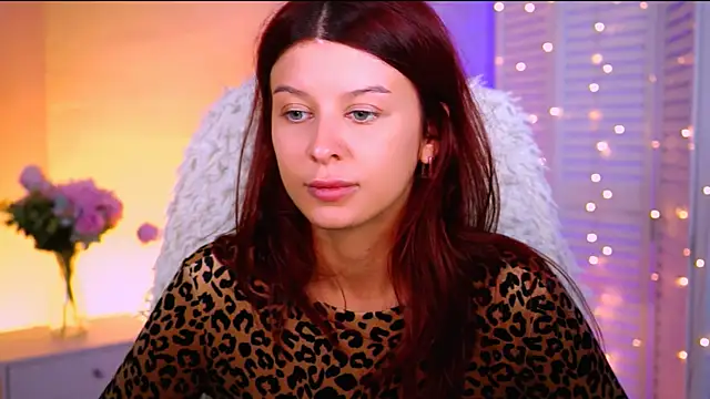 Snapshot of NicoleMun chatting on 7, 10, 2025 NicoleMun online show from 7, 10, 2025