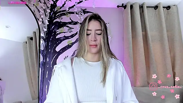 Snapshot of _AlejaCruz_ chatting on 1, 2, 2026 AlejaCruz online show from 1, 2, 2026