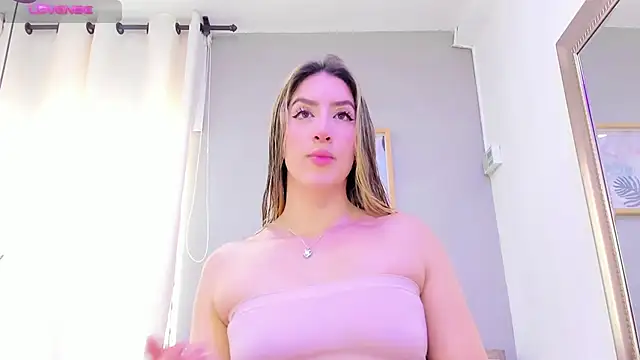 Snapshot of _AlejaCruz_ chatting on 27, 2, 2026 AlejaCruz online show from 27, 2, 2026