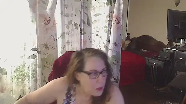 Snapshot of Ireallysquirt chatting on 6, 6, 2026 Ireallysquirt online show from 6, 6, 2026