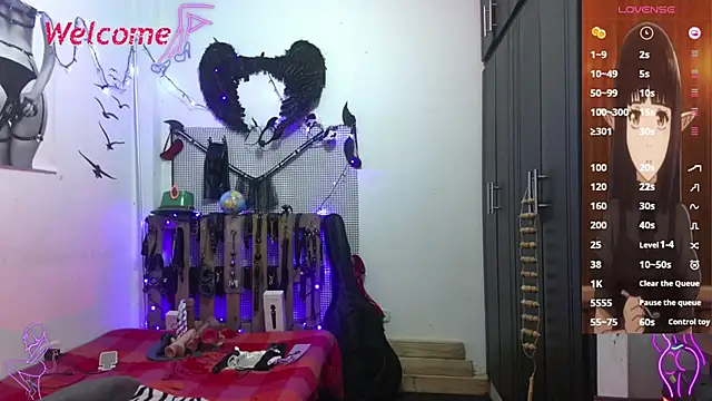  Hanna white  online show from 8, 11, 2025