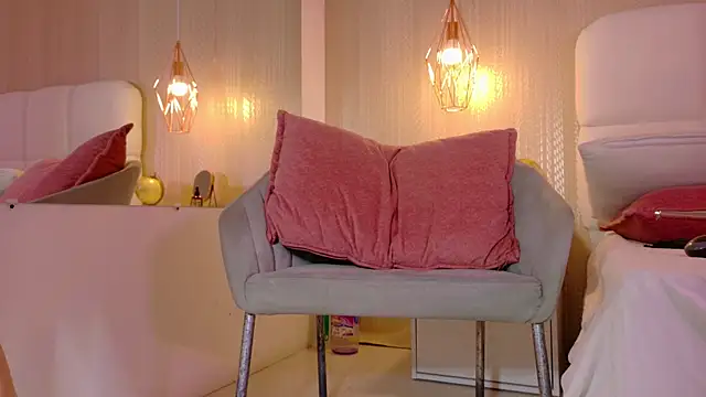 Miaa Starr online show from 28, 2, 2026