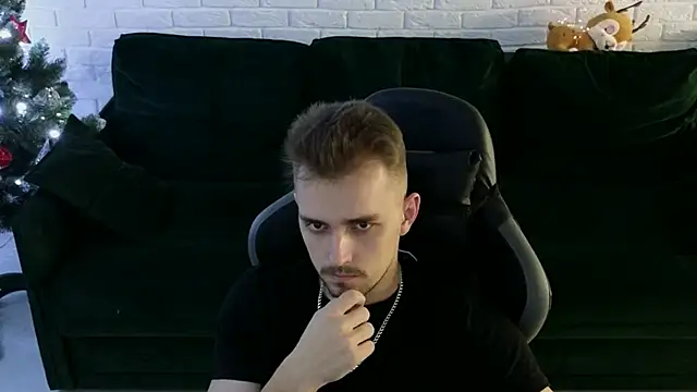 Snapshot of Larstar01 chatting on 21, 12, 2024 Larstar01 online show from 21, 12, 2024