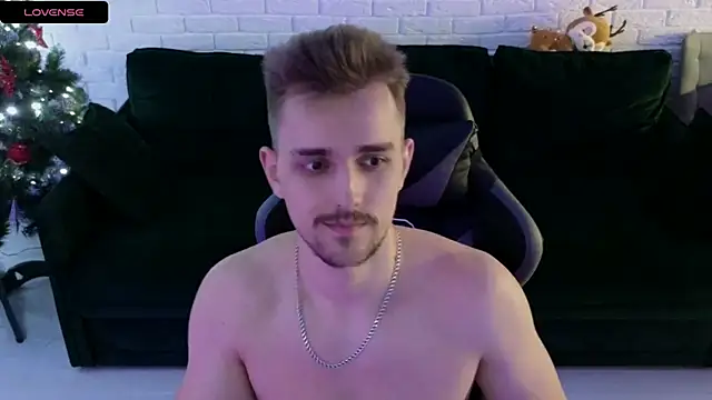 Snapshot of Larstar01 chatting on 29, 12, 2024 Larstar01 online show from 29, 12, 2024