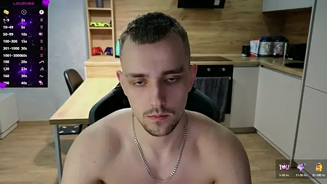 Snapshot of Larstar01 chatting on 8, 3, 2025 Larstar01 online show from 8, 3, 2025