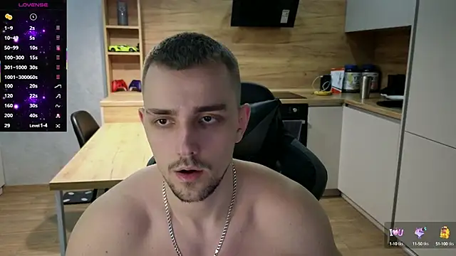 Snapshot of Larstar01 chatting on 8, 3, 2025 Larstar01 online show from 8, 3, 2025