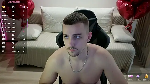 Snapshot of Larstar01 chatting on 4, 11, 2025 Larstar01 online show from 4, 11, 2025