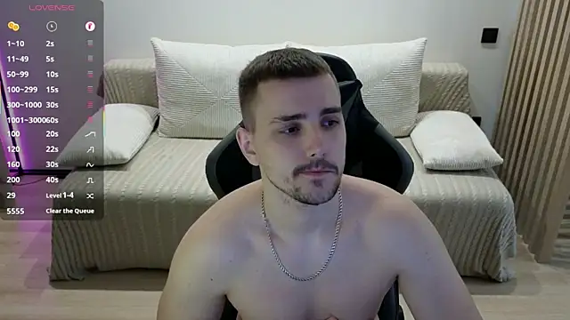 Snapshot of Larstar01 chatting on 23, 11, 2025 Larstar01 online show from 23, 11, 2025