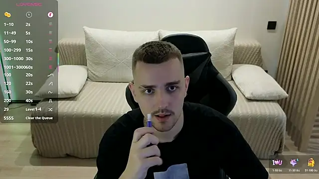 Snapshot of Larstar01 chatting on 26, 11, 2025 Larstar01 online show from 26, 11, 2025