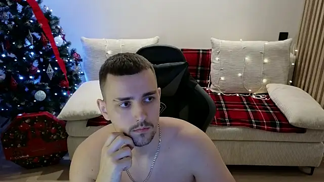 Snapshot of Larstar01 chatting on 4, 12, 2025 Larstar01 online show from 4, 12, 2025